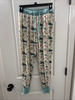 Emerson and Friends Adult Bamboo Joggers in Coastal Christmas Print
